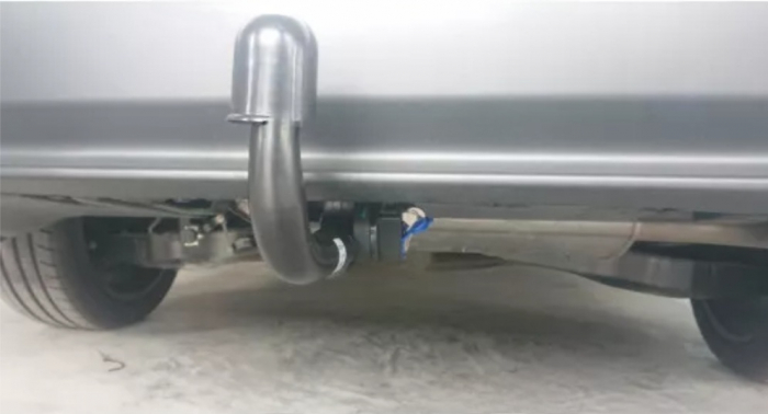 Carlig remorcare Toyota Prius dupa 2015 demontabil automat verticalmarca Autohak [4]