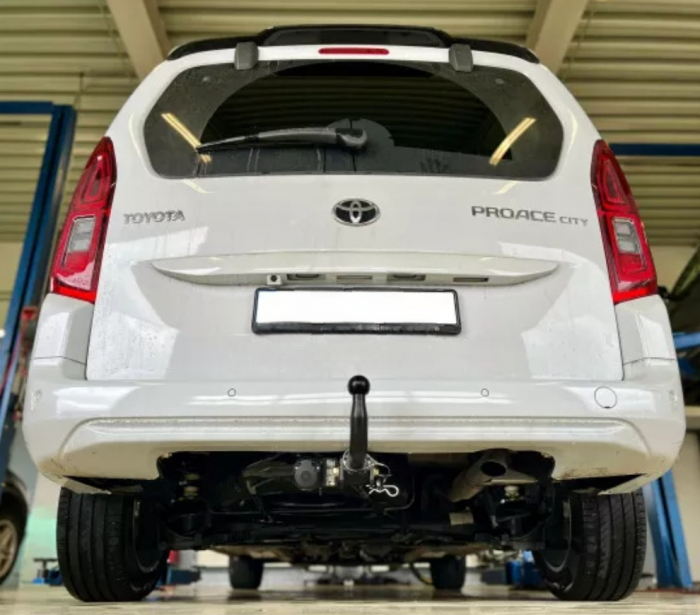 Carlig remorcare Toyota Proace Verso van 2016 -prezent demontabil automat cu maneta marca Autohak [4]