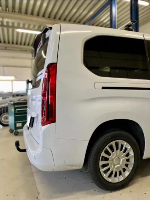 Carlig remorcare Toyota Proace City Verso 4753 mm 2019 - prezent demontabil automat vertical marca Autohak [11]