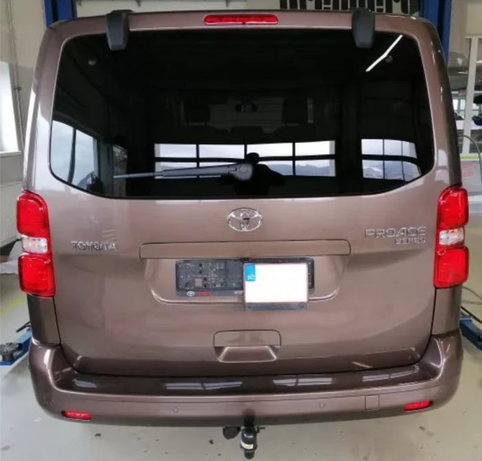 Carlig remorcare Toyota Proace dupa 2016 demontabil automat verticalmarca Autohak [4]