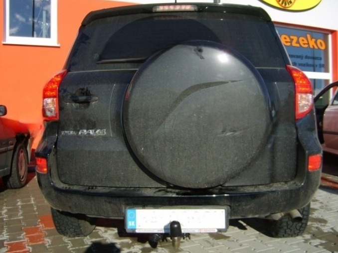 Carlig remorcare Toyota RAV 4 cu roata de rezerva 2009 - 2013 demontabil automat cu maneta marca Autohak [5]