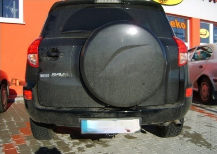 Carlig remorcare Toyota RAV 4 cu roata de rezerva 2009 - 2013 demontabil automat cu maneta marca Autohak [3]
