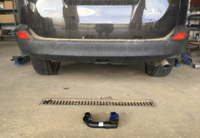 Carlig remorcare Toyota RAV 4 2013 - 2016 demontabil automat verticalmarca Autohak [6]