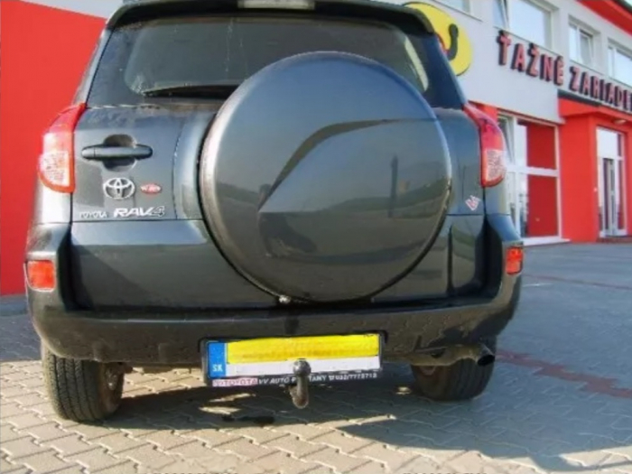 Carlig remorcare Toyota Rav 4 cu roata de rezerva pe usa din spate 2006-2009 marca Autohak [4]