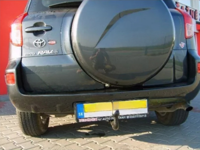 Carlig remorcare Toyota Rav 4 cu roata de rezerva pe usa din spate 2006-2009 marca Autohak [3]