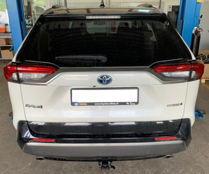 Carlig remorcare Toyota RAV 4 dupa 2019 demontabil automat cu maneta marca Autohak [2]