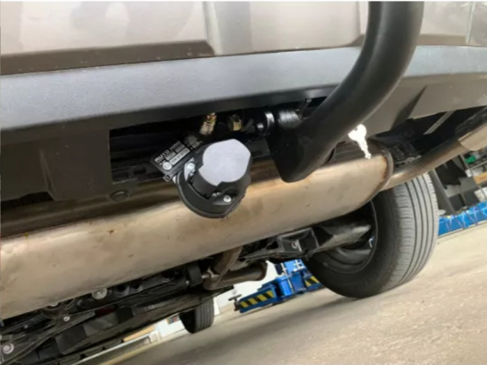 Carlig remorcare Toyota RAV 4 dupa 2019 demontabil automat vertical marca Autohak [6]