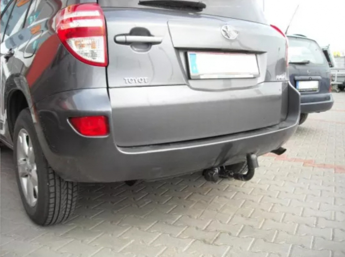 Carlig remorcare Toyota Rav 4 fara roata de rezerva pe usa din spate 2005-2009 marca Autohak [5]