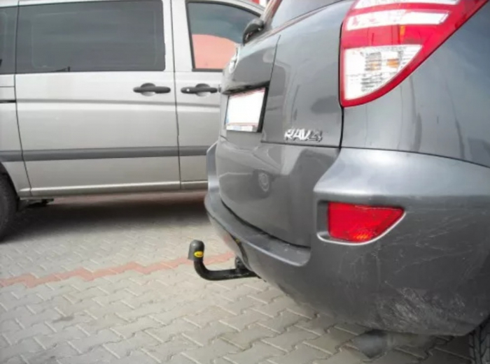 Carlig remorcare Toyota Rav 4 fara roata de rezerva pe usa din spate 2005-2009 marca Autohak [3]