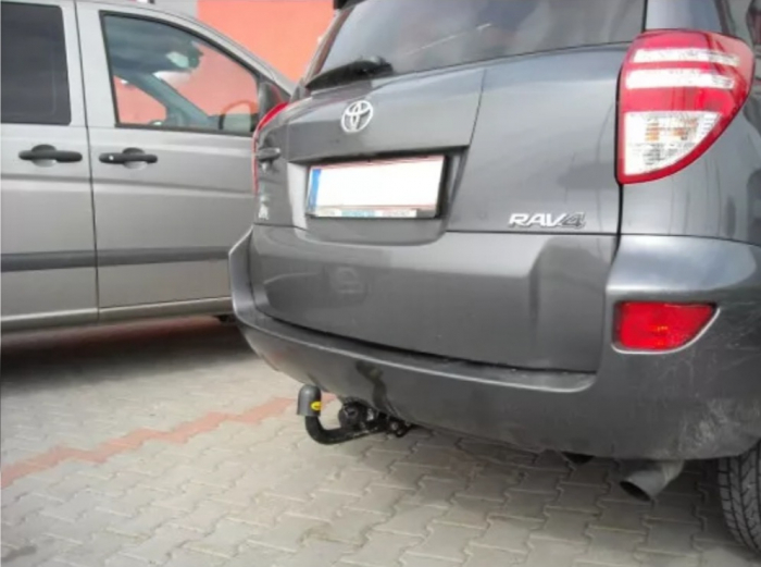 Carlig remorcare Toyota Rav 4 fara roata de rezerva pe usa din spate 2005-2009 marca Autohak [2]