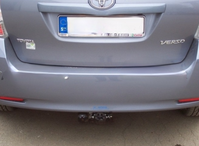Carlig remorcare Toyota Verso 5 usi (R2) dupa 2009 demontabil automat cu maneta marca Autohak [5]