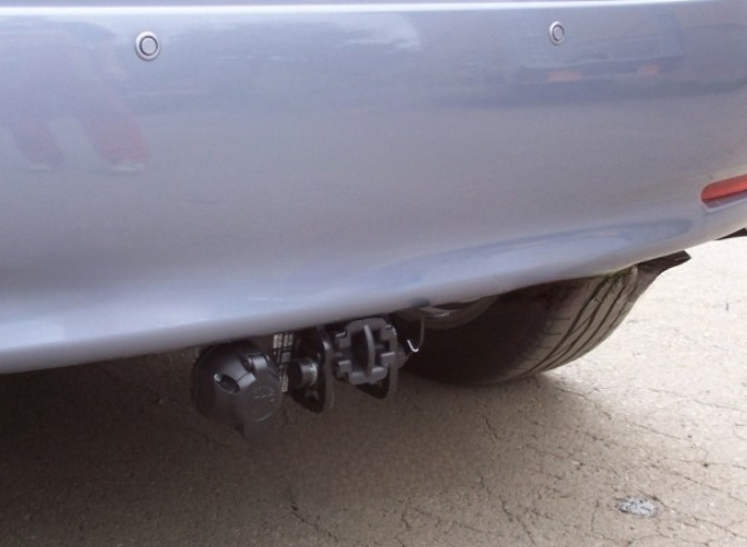 Carlig remorcare Toyota Verso 5 usi (R2) dupa 2009 demontabil automat cu maneta marca Autohak [4]