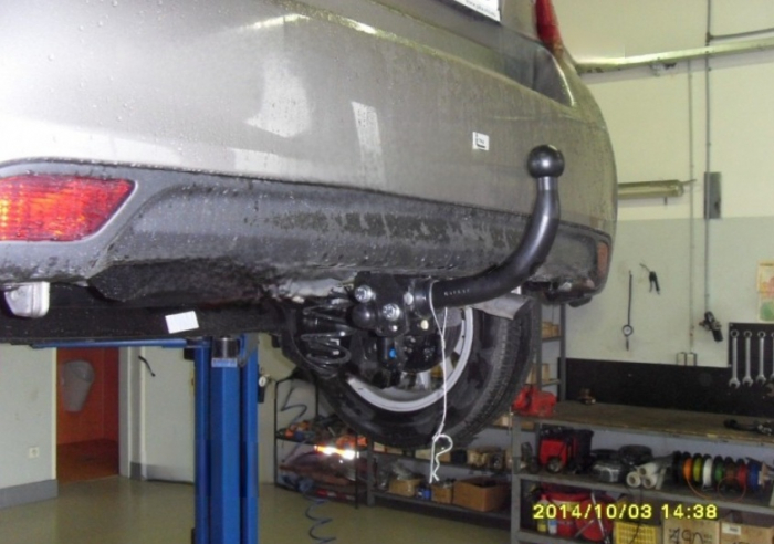 Carlig remorcare Toyota Yaris 3/5 usi 10.2011 - 2014 demontabil automat cu maneta marca Autohak [8]