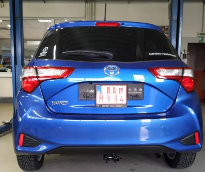 Carlig remorcare Toyota Yaris 3/5 usi dupa 2014 demontabil automat cu maneta marca Autohak [5]