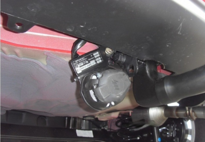 Carlig remorcare Toyota Yaris 3/5 usi dupa 2014 demontabil automat vertical marca Autohak [11]