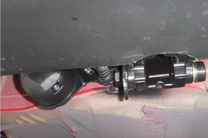 Carlig remorcare Toyota Yaris 3/5 usi dupa 2014 demontabil automat vertical marca Autohak [8]