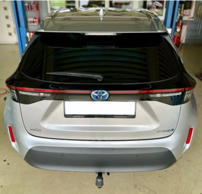 Carlig remorcare Toyota Yaris Cross dupa 07.2021 demontabil automat cu maneta marca Autohak [3]