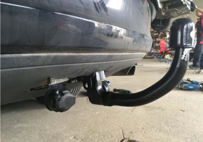 Carlig remorcare Volvo C70 cabrio 2006 - 2013 demontabil automat vertical marca Autohak [8]