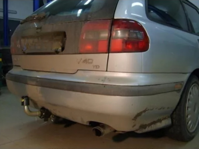 Carlig remorcare Volvo V40 1996 - 2000 demontabil automat cu maneta marca Autohak [6]
