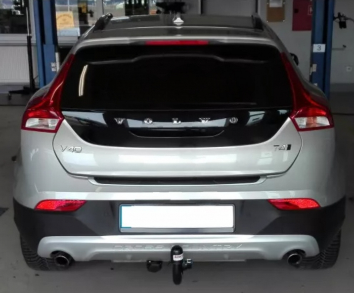 Carlig remorcare Volvo V40 5 usi dupa 2012 demontabil automat vertical marca Autohak [4]