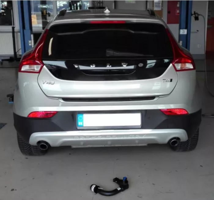 Carlig remorcare Volvo V40 5 usi dupa 2012 demontabil automat vertical marca Autohak [7]