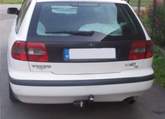 Carlig remorcare Volvo V40 combi 1996 - 2000 marca Autohak [2]