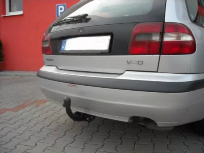 Carlig remorcare Volvo V40 combi 2000 - 2004 marca Autohak [4]