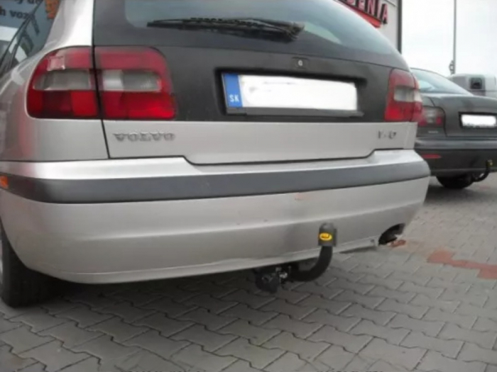 Carlig remorcare Volvo V40 combi 2000 - 2004 marca Autohak [2]