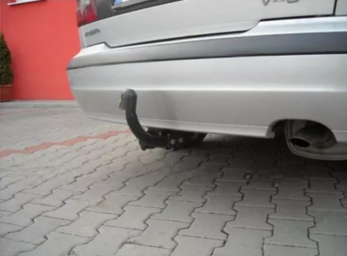 Carlig remorcare Volvo V40 combi 2000 - 2004 marca Autohak [6]