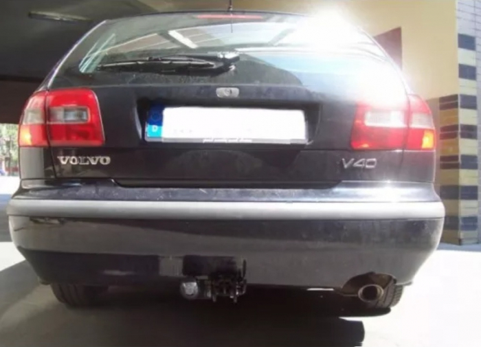 Carlig remorcare Volvo V40 dupa 2000 demontabil automat cu maneta marca Autohak [3]