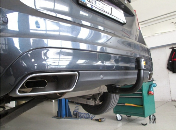 Carlig remorcare Volvo V60 combi 2010 - 2018 demontabil automat vertical marca Autohak [4]