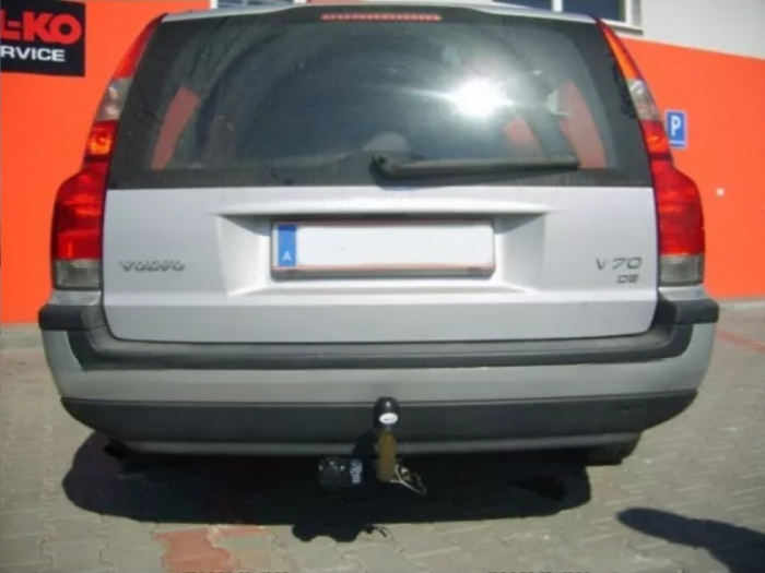 Carlig remorcare Volvo V70 combi 2000 - 2007 demontabil automat cu maneta marca Autohak [3]
