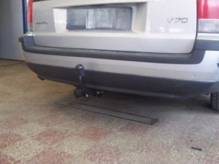 Carlig remorcare Volvo V70 combi 2000 - 2007 marca Autohak [7]