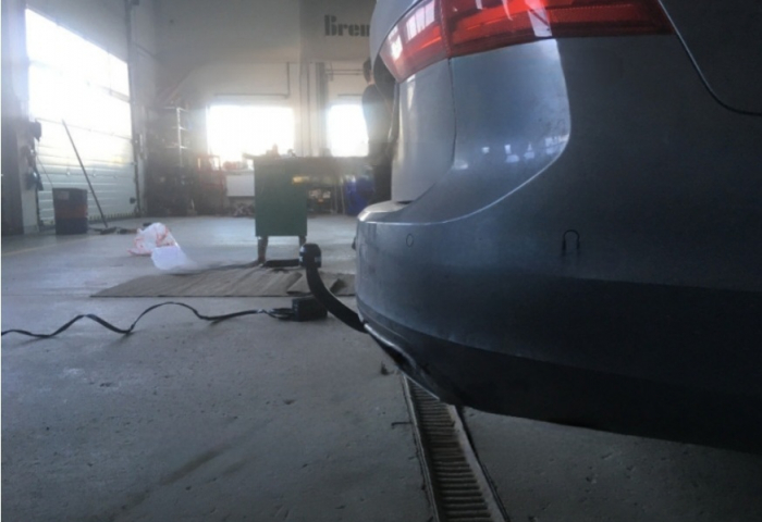 Carlig remorcare Volvo V90 dupa 2016 demontabil automat vertical marca Thule [3]