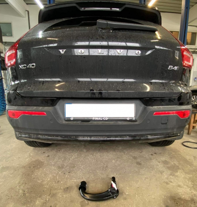 Carlig remorcare Volvo XC40 dupa 2017 demontabil automat vertical marca Bosal [10]
