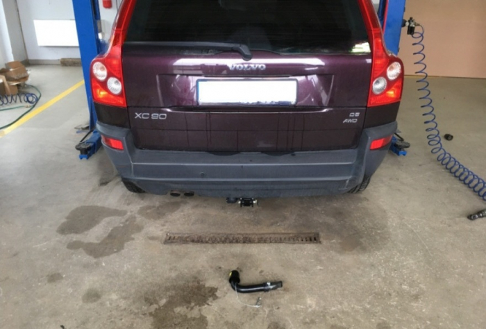 Carlig remorcare Volvo XC90 2002 - 04/2015 demontabil automat cu maneta marca Autohak [2]