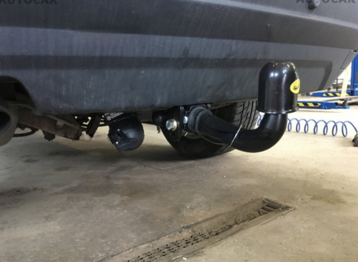 Carlig remorcare Volvo XC90 2002 - 04/2015 demontabil automat cu maneta marca Autohak [8]