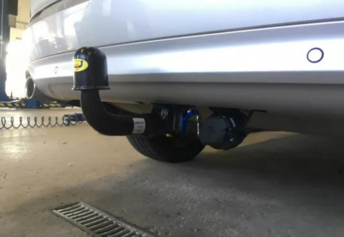 Carlig remorcare Volvo XC90 dupa 05/2015 demontabil automat vertical marca Autohak [5]