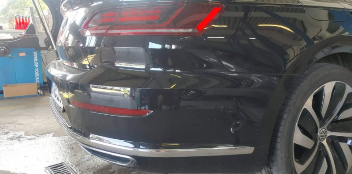 Carlig remorcare VW Arteon dupa 2017 demontabil automat vertical marca Autohak [12]