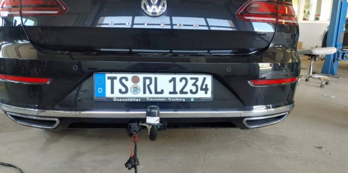 Carlig remorcare VW Arteon dupa 2017 demontabil automat vertical marca Autohak [4]