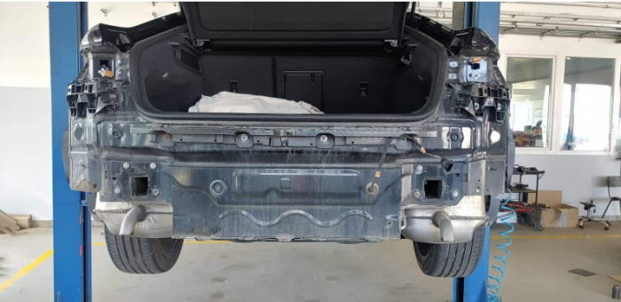 Carlig remorcare VW Arteon dupa 2017 demontabil automat vertical marca Autohak [11]