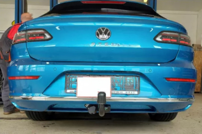 Carlig remorcare VW Arteon dupa 2017 demontabil automat vertical marca Autohak [20]