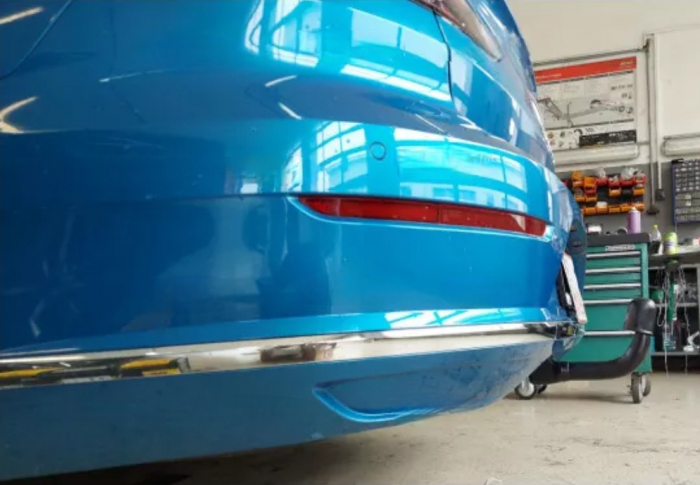 Carlig remorcare VW Arteon dupa 2017 demontabil automat vertical marca Autohak [18]