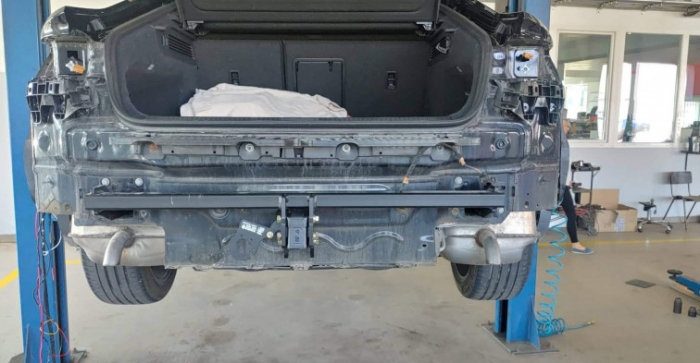 Carlig remorcare VW Arteon dupa 2017 demontabil automat vertical marca Autohak [10]