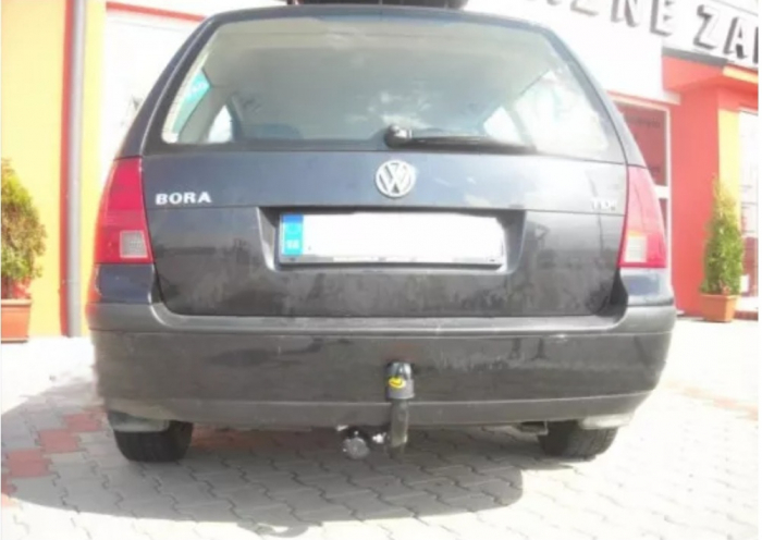 Carlig remorcare Vw Bora 1998 - 2005 demontabil automat cu maneta marca Autohak [7]
