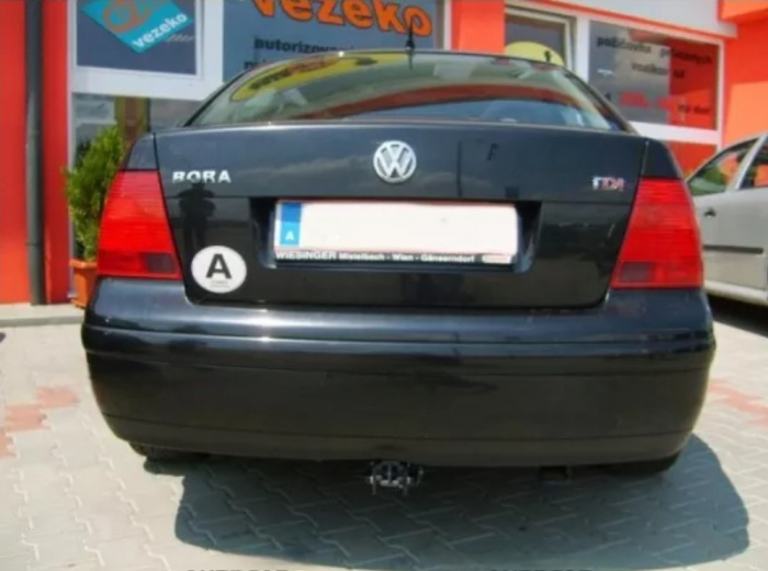 Carlig remorcare Vw Bora 1998 - 2005 demontabil automat cu maneta marca Autohak [5]