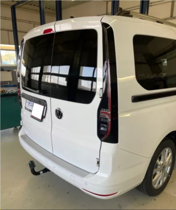 Carlig remorcare VW Caddy dupa 09/2020 demontabil automat vertical marca Autohak [5]