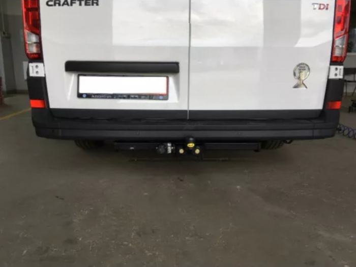 Carlig remorcare VW Crafter van fabricat dupa 2017 marca Autohak [2]
