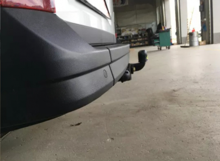 Carlig remorcare VW Crafter van fabricat dupa 2017 marca Autohak [4]