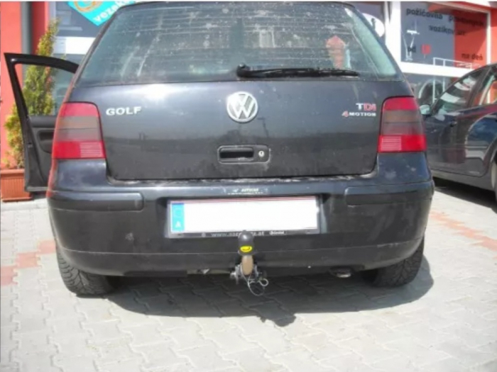 Carlig remorcare Vw Golf 4 1997 - 2003 4x4 demontabil automat cu maneta marca Autohak [3]
